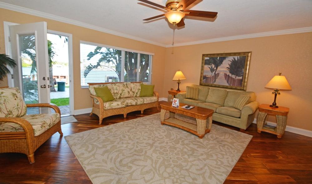 Westwinds Waterfront Resort St. Pete Beach Exteriér fotografie