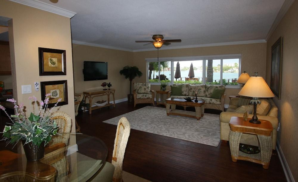 Westwinds Waterfront Resort St. Pete Beach Exteriér fotografie