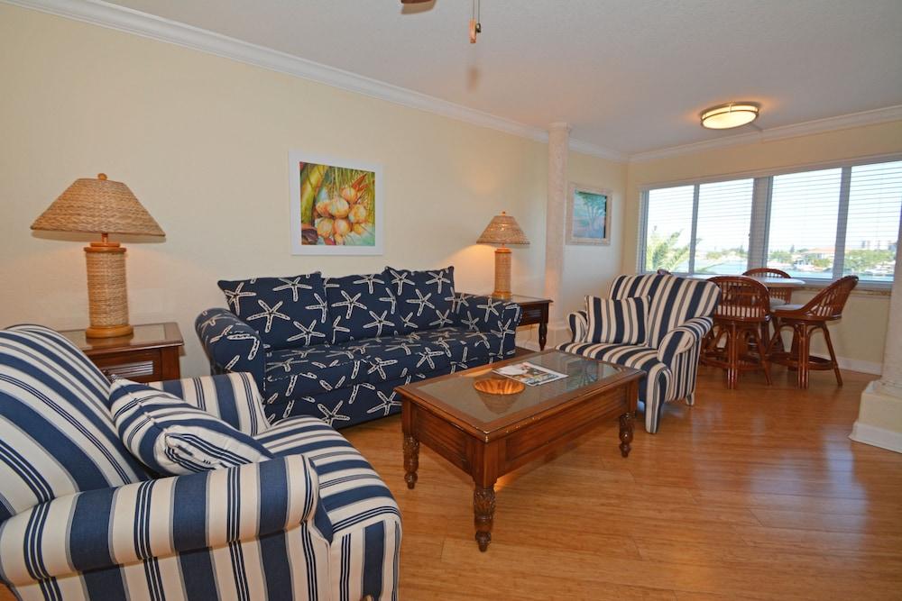 Westwinds Waterfront Resort St. Pete Beach Exteriér fotografie
