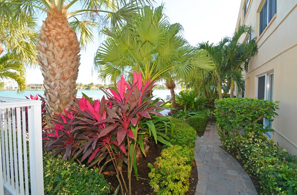 Westwinds Waterfront Resort St. Pete Beach Exteriér fotografie