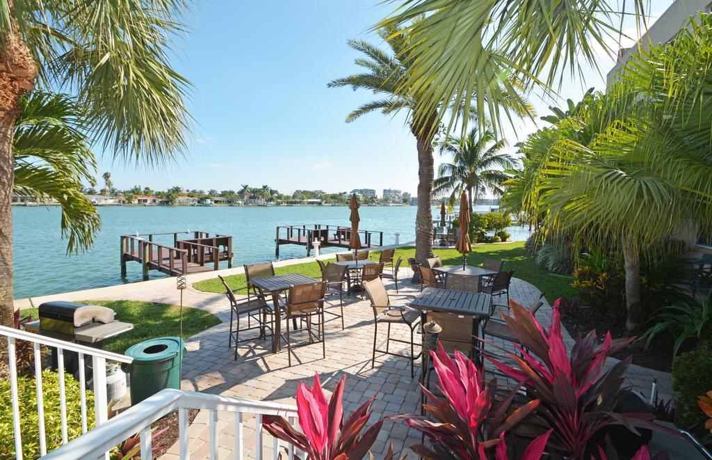Westwinds Waterfront Resort St. Pete Beach Exteriér fotografie