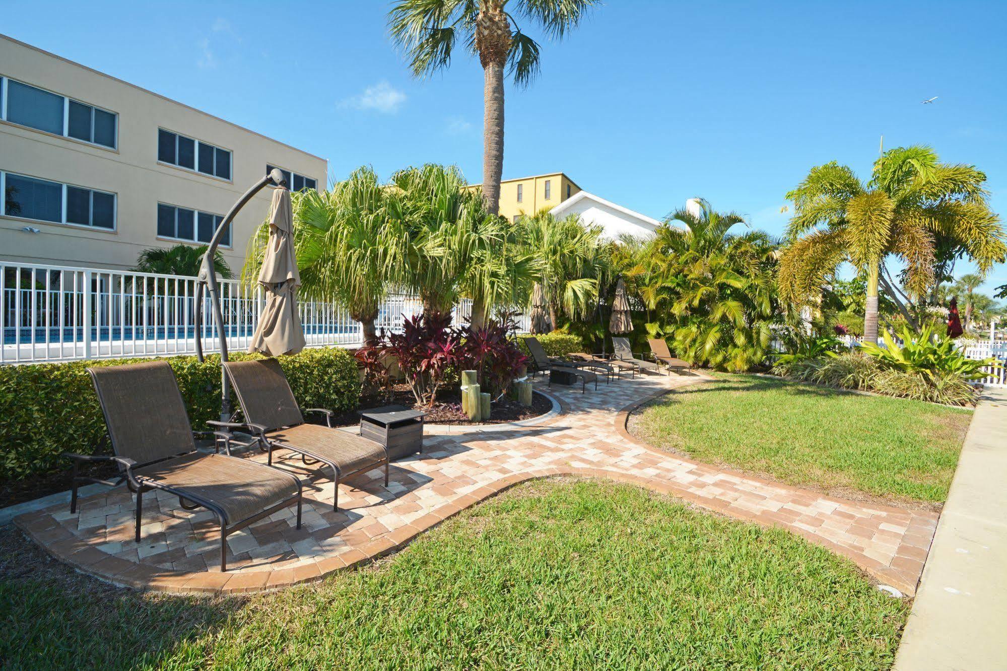 Westwinds Waterfront Resort St. Pete Beach Exteriér fotografie