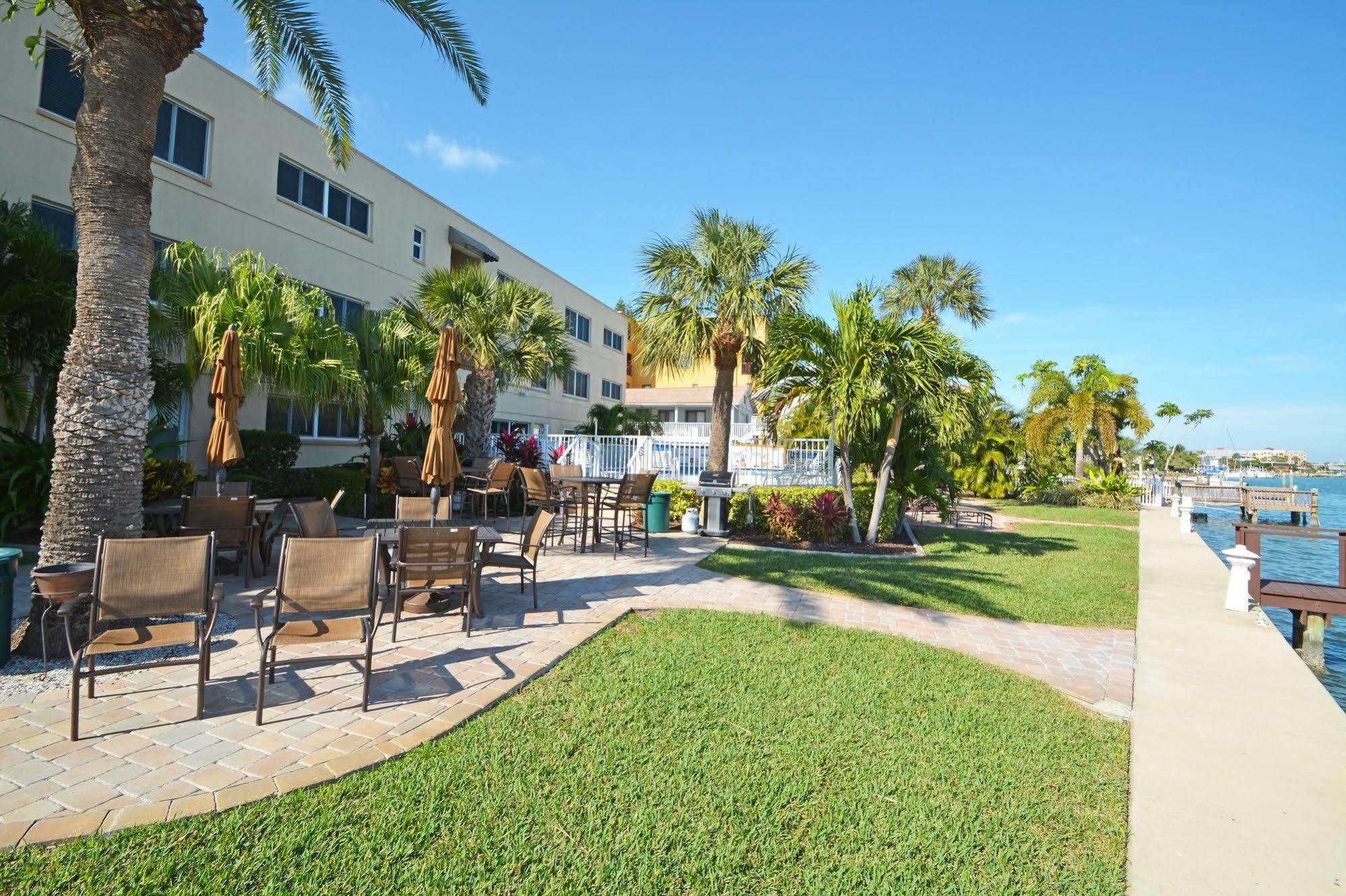 Westwinds Waterfront Resort St. Pete Beach Exteriér fotografie